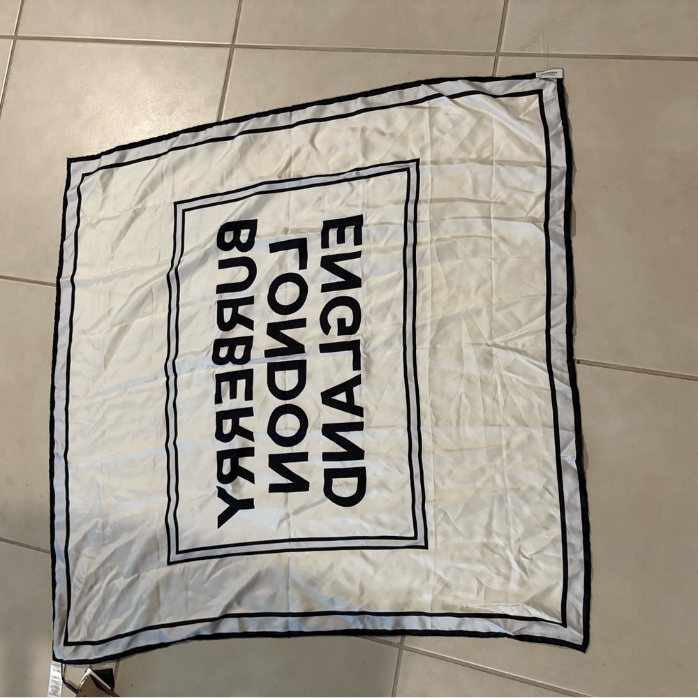 NWT $420 authentic Burberry silk scarf 2010’s logo 1788 - Picture 2 of 11